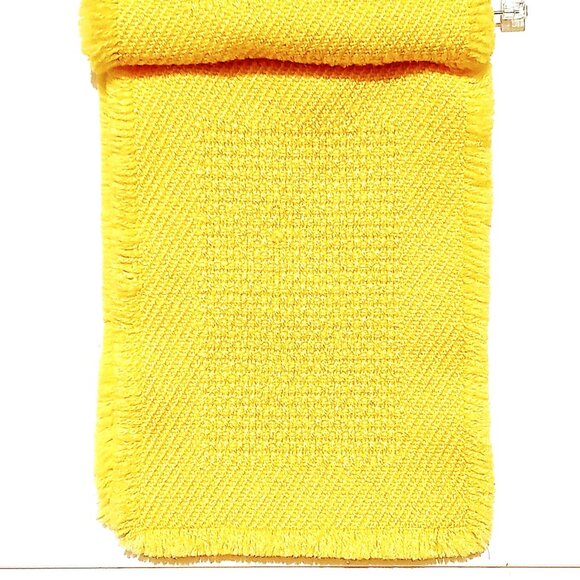 Vintage Table Placemats 4 Vibrant Yellow Acrylic Yarn Woven Fringed 16x13" Mats - Picture 7 of 8